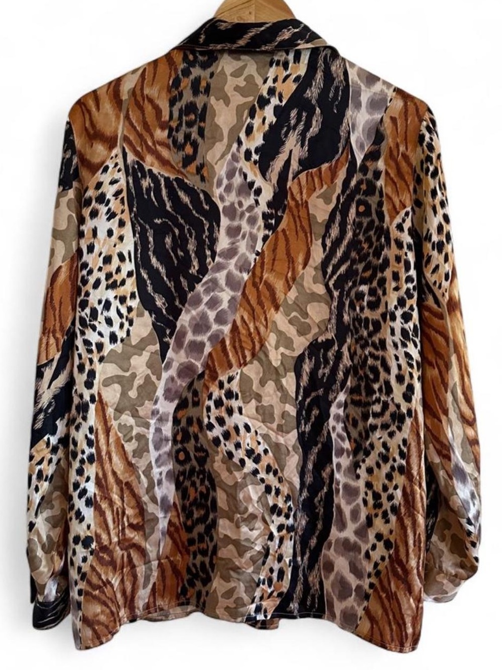 August Silk 100% Silk Animal Print Safari Button Down Blouse L Quiet Luxury - Picture 3 of 8